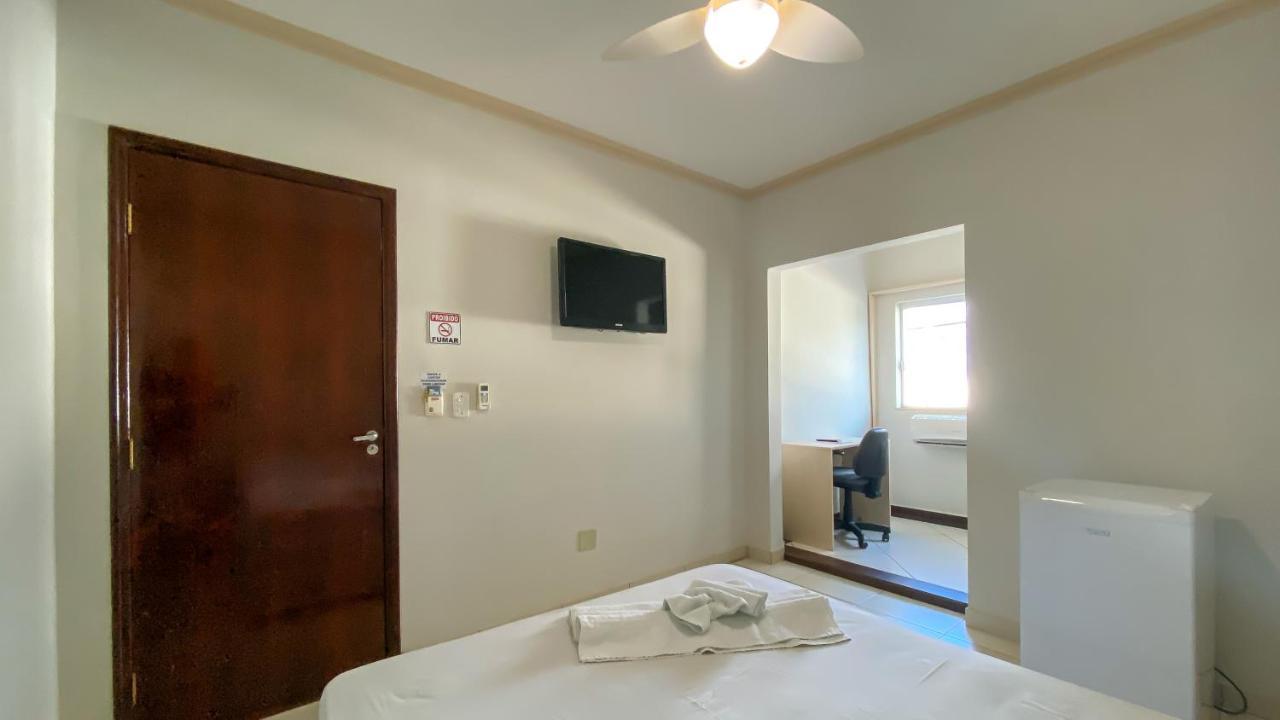 Center Plaza Hotel Cristalina Luaran gambar