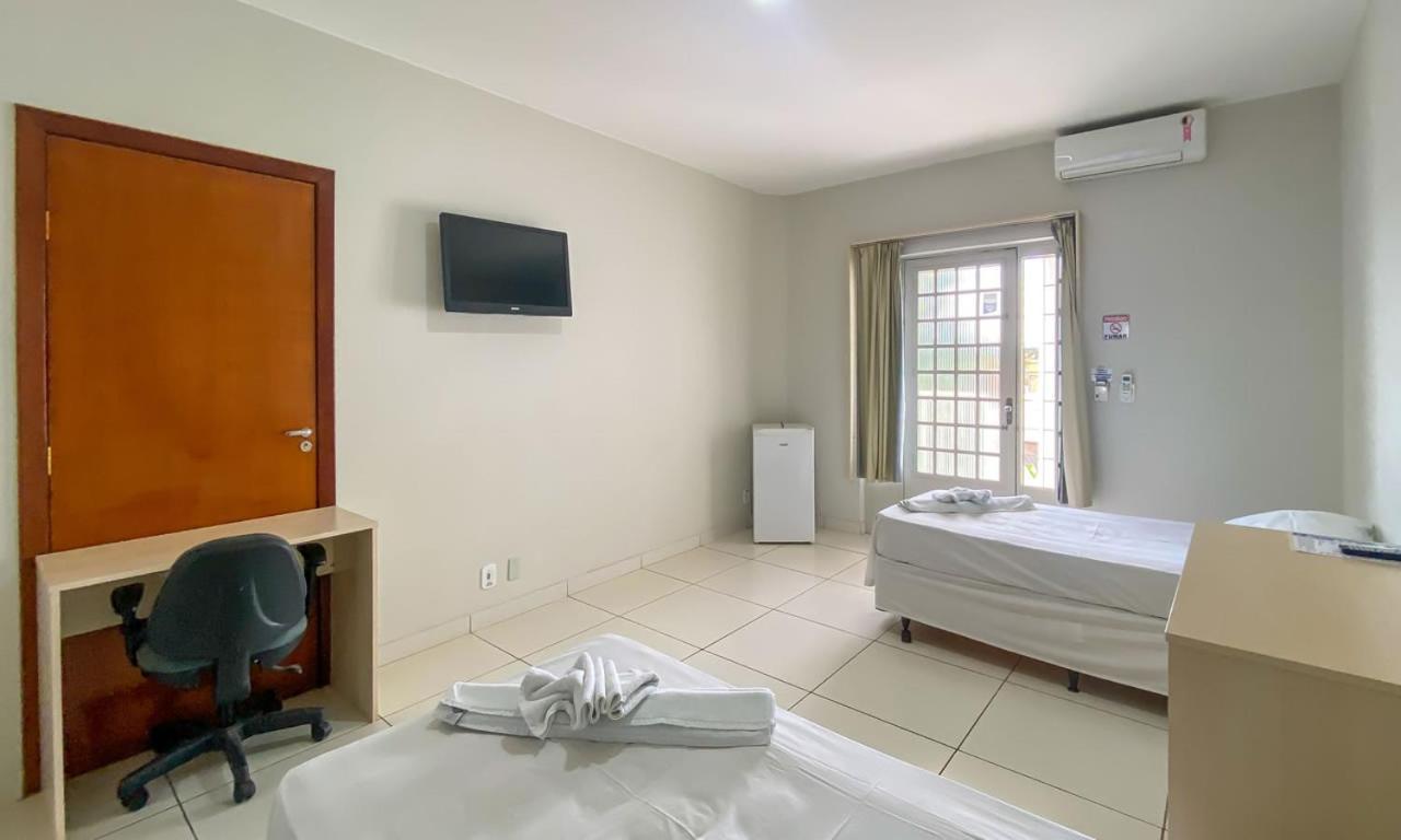 Center Plaza Hotel Cristalina Luaran gambar